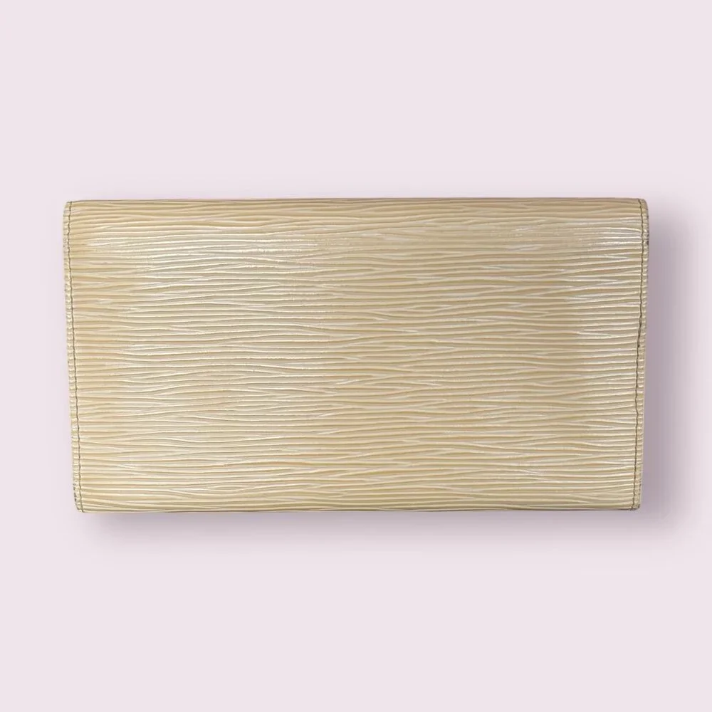 Authentic Louis Vuitton Epi Leather Long Wallet | Vanilla - Picture 3 of 10